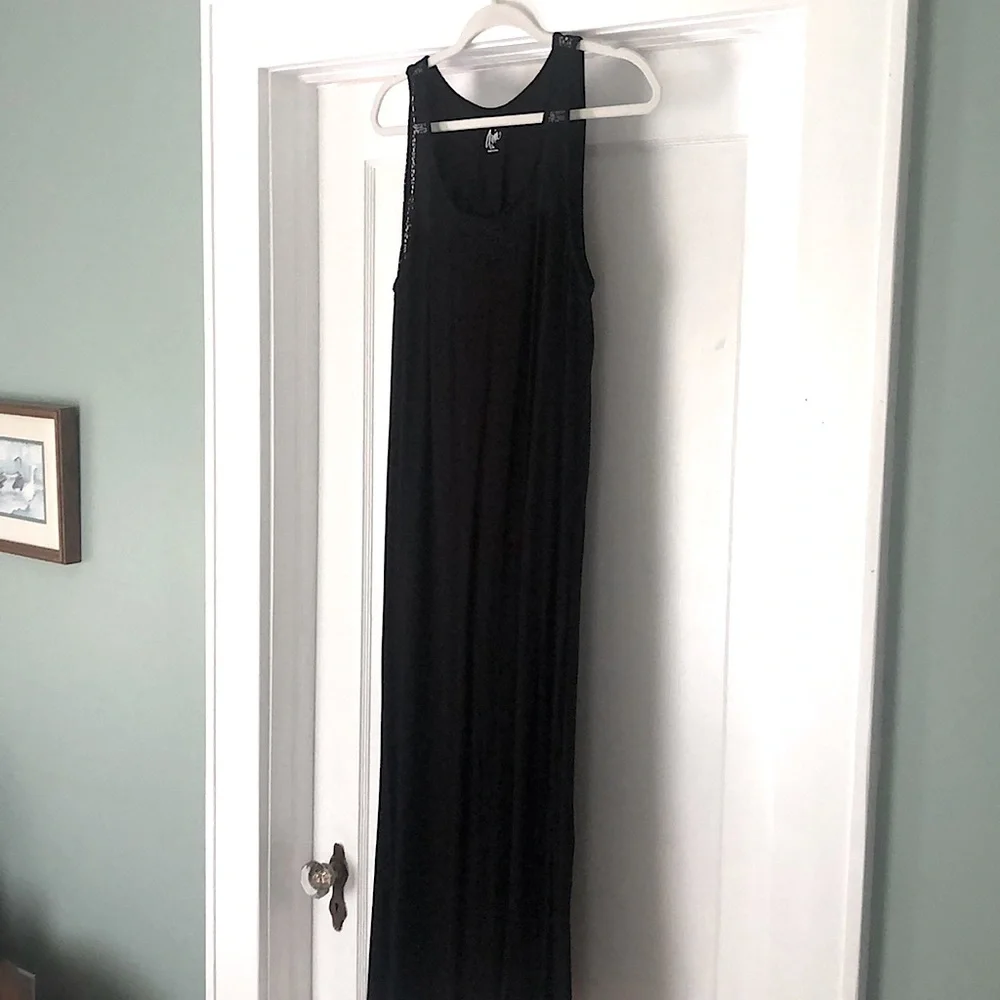 Aria Black Nightgown - Picture 1 of 4